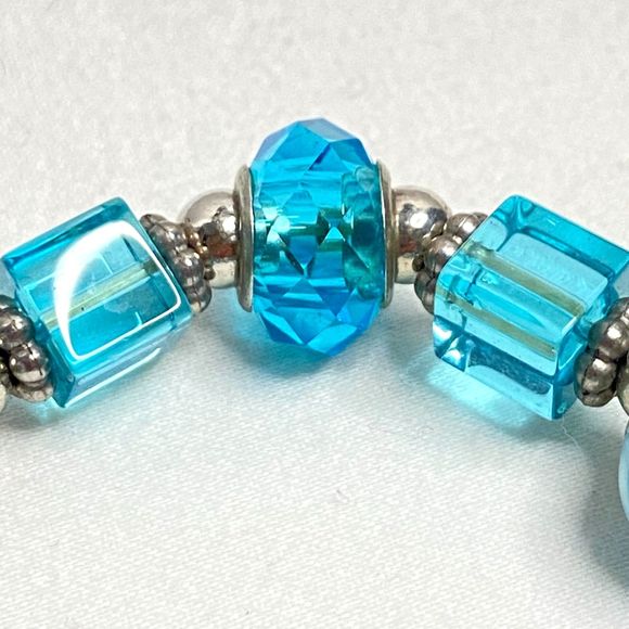 Stretch Bracelet Silver Tone Aqua Blue Multi Shape Iridescent White Floral Beads - Picture 4 of 8